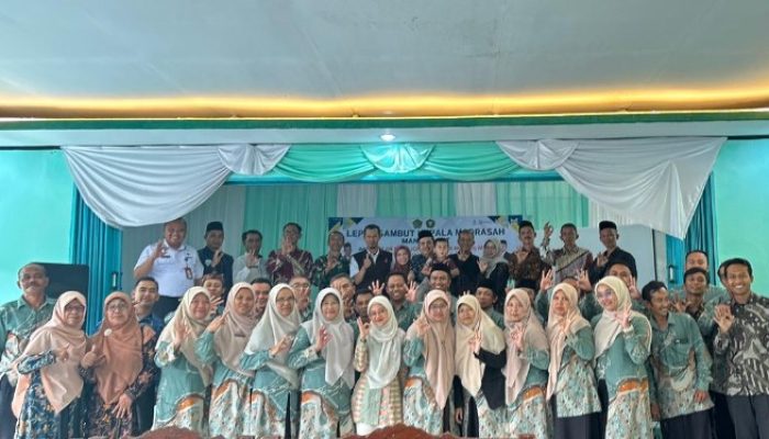 Lepas Sambut Kepala MAN 4 Garut: Isak Tangis Warnai Perpisahan