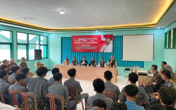 DPRD Mengabdi: Dr. H. Tom Maskun, M.Pd. Sosialisasikan Pendidikan Demokrasi di MAN 4 Garut