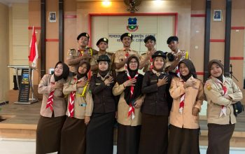 Gagah dan Presisi, Siswa MAN 4 Garut Pukau Cisewu Lewat Pengibaran Merah Putih di HUT Pramuka 2026
