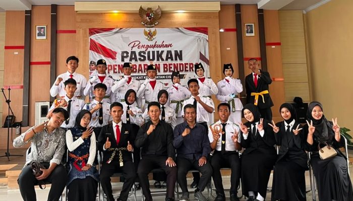 Enam Siswa MAN 4 Garut Resmi Dikukuhkan Sebagai Paskibra Tingkat Kecamatan Cisewu HUT RI Ke-81